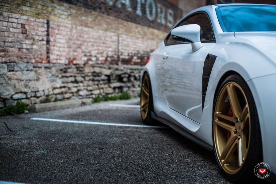 Детали экстерьера Lexus RC F on Vossen Wheels (VPS-302) 2017 года  (фото 9 из 15)